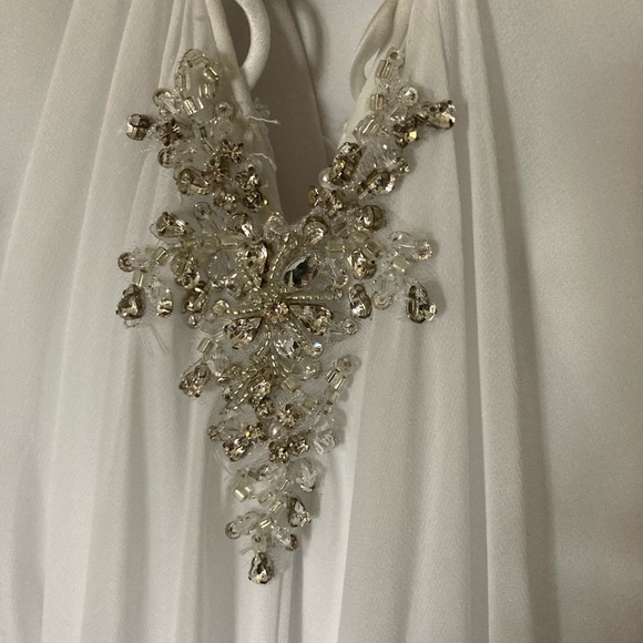 Wedding dress never worn or altered - Picture 7 of 8